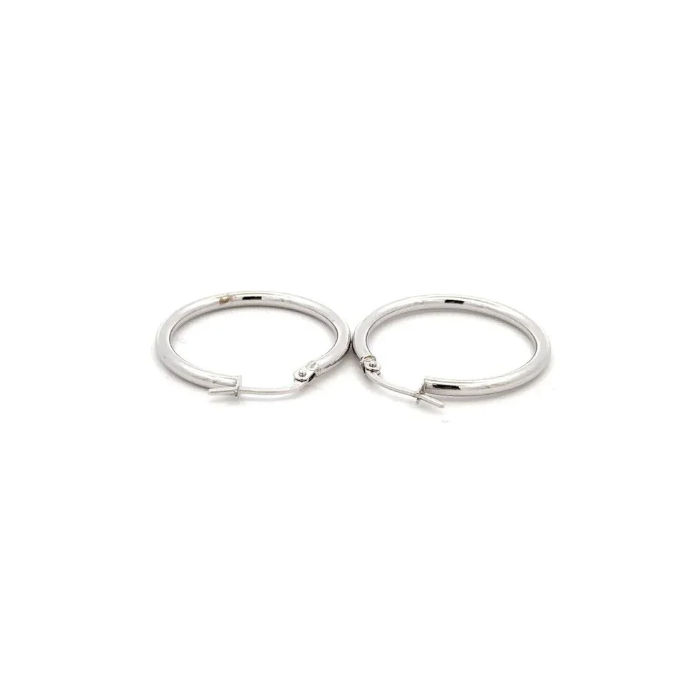 18K White Gold Earrings Hoops Loops 1.35 grams - Picture 3 of 9